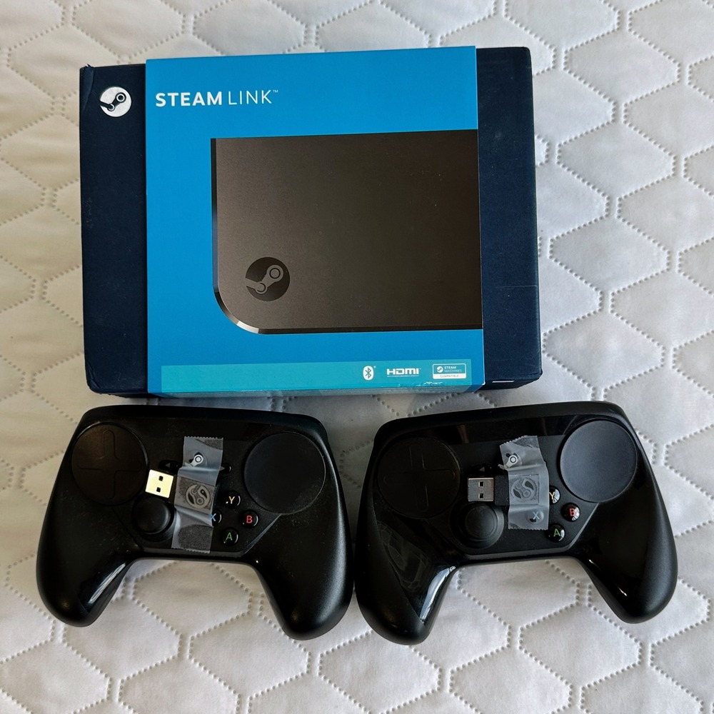 Valve Steam Link and 2 Steam Controllers Bundle 1 owner - Picture 6 of 6